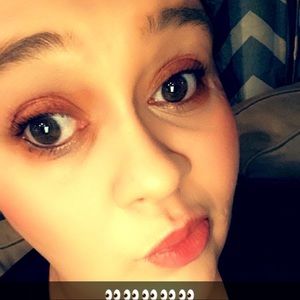 Meet your Posher, Crystal